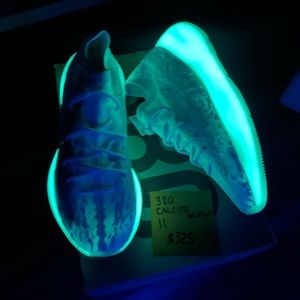 JORDANS YEEZYS ALL DS/OG ALL/100% AUTHENTIC GUARANTEED/BRAND NEW.